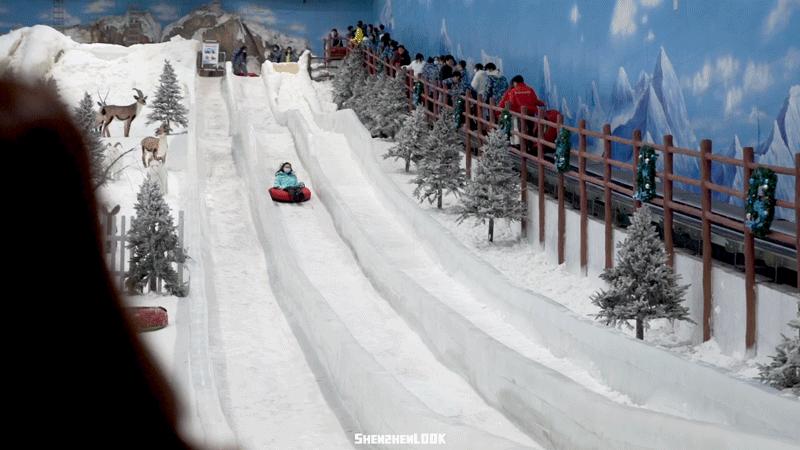 冰雪世界背后的故事，大哥心态崩溃的排队之旅