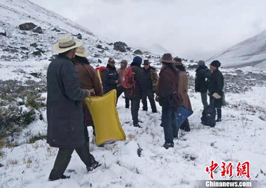 甘孜雪山遇难者的故事，中学体育老师的生命赞歌