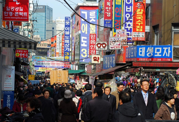 韩国视角下的上海，全方位展现繁华都市的魅力