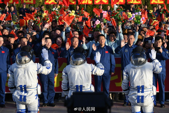 神十九航天员宇宙级祝福，探索无垠太空，传递温暖与梦想