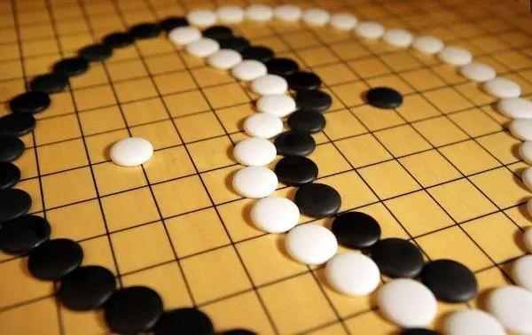 韩国围棋教练揭示死子规则的制定背景，中国棋手对韩规则的不尊重及其背后的复杂性探讨——围棋通用规则的缺失与复杂性分析