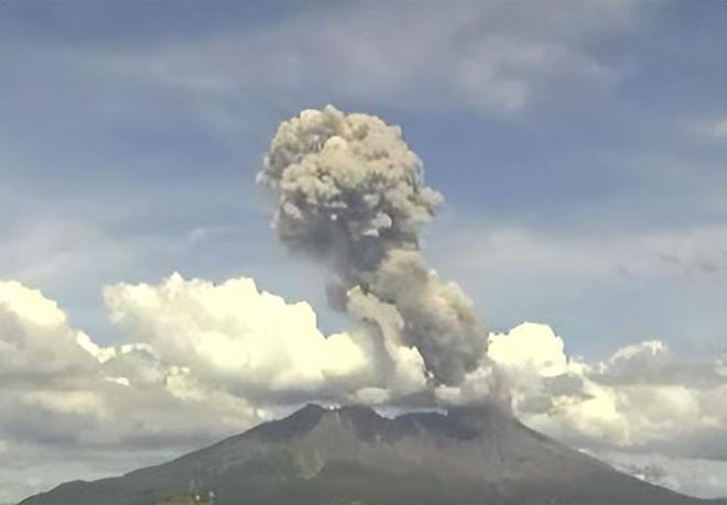 日本樱岛火山爆炸性喷发，自然力量的震撼与警示