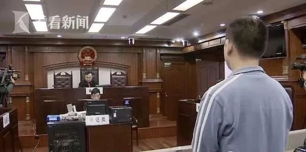 男子酒店偷拍事件，法律制裁与公众反思的一年警示期